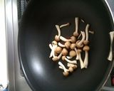 梅とサバ味噌缶のパスタ作り方1写真
