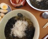 黒ごまたっぷりかけるだけ●ブラック冷麺●作り方4写真