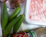 トマト・オクラ・豚バラ肉の焼肉のたれ炒め作り方1写真
