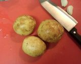 豚肉と新ジャガのピリ辛みそマヨ炒め作り方1写真