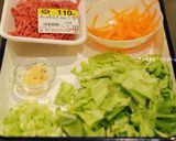 簡単すぎっ！春キャベツの甘辛ひき肉丼作り方1写真