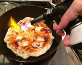 フライパンとバーナーで本格ピザを焼く作り方7写真