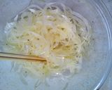 蜂蜜が決め手！新玉ねぎとサーモンのマリネ作り方4写真