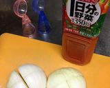 鶏肉と新玉ねぎの野菜ジュース煮込み作り方2写真