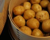 新じゃがのにんにくマヨ炒め作り方1写真