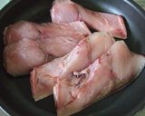 赤ワインで作る♪ブリの照り焼き我が家流✿作り方1写真