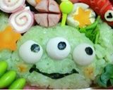リトルグリーンメン キャラ弁 お弁当作り方1写真