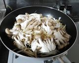 もやしとしめじのタラコマヨ炒め作り方1写真