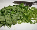 和風で簡単☆牛ひき肉と空芯菜の炒め♪作り方1写真