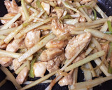 うどと鶏ささみの炒め物作り方5写真