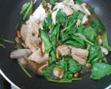 豚ばら肉と小松菜と玉子の炒め物作り方13写真