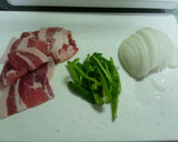 豚肉と玉ねぎ、ピーマンのしょうが焼き作り方1写真