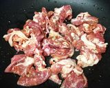 コクうま！ニンニクの芽と豚肉の塩麹炒め作り方3写真