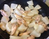 中華鍋で簡単とろ〜り手羽中と大根の煮物♫作り方2写真