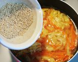 胡麻の風味満点☺人参と油揚げの胡麻味噌汁作り方6写真