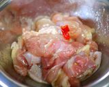 ピリ辛葱だく◎鶏もも肉の葱塩レモン作り方2写真