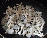 豚肉とエノキのケチャップマニス炒め作り方3写真
