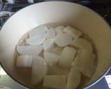 ダシいらず！スペアリブと大根の煮物作り方3写真