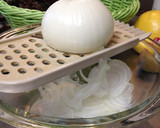 旬の味をおいしく〜新玉ねぎのサラダ作り方1写真