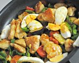 鶏肉と夏野菜のスイートチリソース炒め作り方6写真