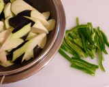 ✱茄子と豚肉のキムチ炒め✱(豚キムチ茄子作り方1写真