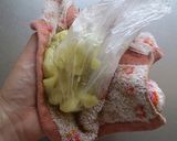 お弁当やおつまみに☆肉そぼろ入りいも餅。作り方5写真