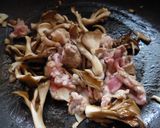 舞茸と豚肉の焼きうどん♪作り方2写真