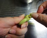 簡単！ゆでそら豆の皮の剥き方作り方2写真