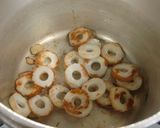 青梗菜と焦がしちくわの味噌汁作り方3写真