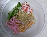 中華風ごま油のタレで野菜サラダ作り方5写真