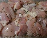 ☆鶏もも肉の柔らかレモンバジル焼き☆作り方1写真