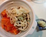 蓮根と人参のおろし明太温サラダ作り方1写真