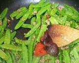 食欲増進！絹さやと厚揚げのピリ辛炒め作り方4写真