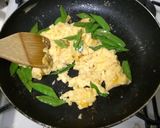バターが香る絹さやスクランブルエッグ作り方6写真