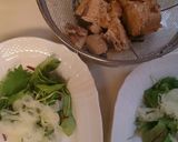 色合いきれい♪簡単鮭缶と玉ねぎのサラダ作り方1写真