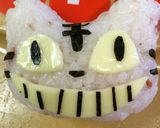 キャラ弁★チェシャ猫風？簡単猫おにぎり作り方4写真