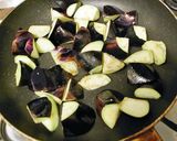 なすとピーマンのシンプル鶏がら炒め作り方3写真