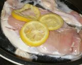 レモン塩で鶏酒蒸し作り方1写真