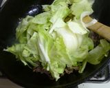 キャベツと合いびき肉の炒め物作り方3写真