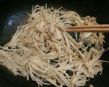 簡単一品＊えのきと卵のコンソメマヨ炒め作り方3写真
