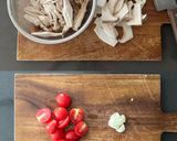 レストラン仕立て★鶏もも肉のきのこソース作り方1写真