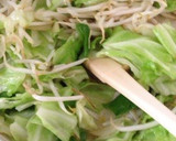 片栗粉をもみこんで☆やわらか肉の野菜炒め作り方5写真