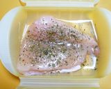 レンジで♪バジルレモン☆ペッパー鶏ハム作り方3写真