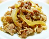 玉ねぎでかさ増し!豚こまの生姜焼き作り方7写真