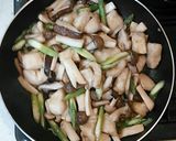 簡単　さっぱり鳥胸肉とアスパラきのこ炒め作り方13写真