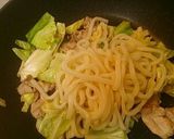 食べてみて♪豚キャベツのピリ辛マヨうどん作り方4写真