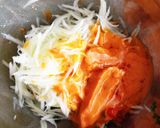 簡単タイ気分♪タイカレー缶のソムタム風作り方3写真