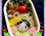 クマの抜き形で、カエルちゃん弁当作り方7写真