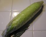 とうもろこしは皮ごと簡単レンジでチン！作り方1写真