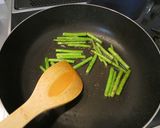 鶏モモ肉とアスパラのマスタード炒め作り方2写真